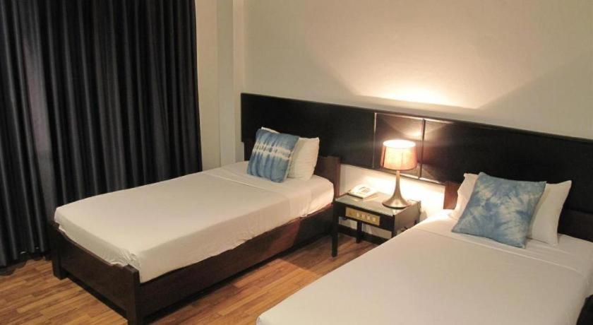 Dusit Hotel Sakon Nakhon Exteriör bild