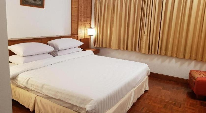 Dusit Hotel Sakon Nakhon Exteriör bild