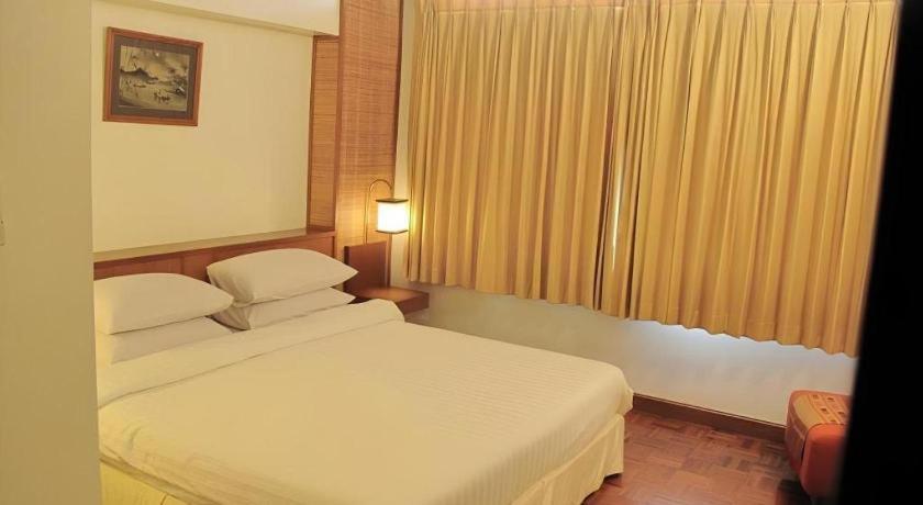 Dusit Hotel Sakon Nakhon Exteriör bild