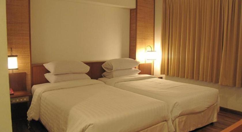 Dusit Hotel Sakon Nakhon Exteriör bild