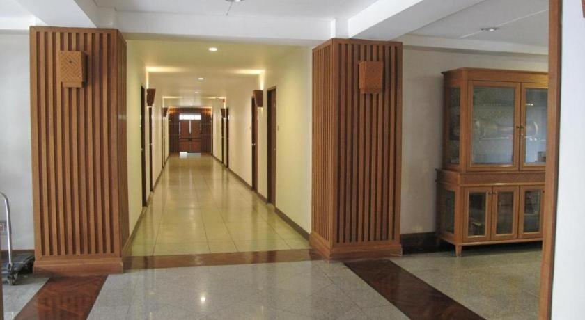 Dusit Hotel Sakon Nakhon Exteriör bild
