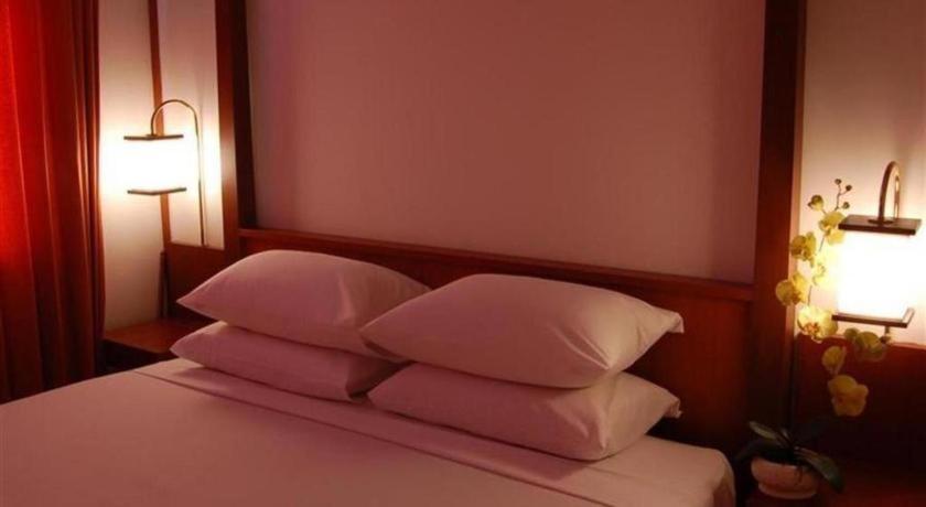 Dusit Hotel Sakon Nakhon Exteriör bild