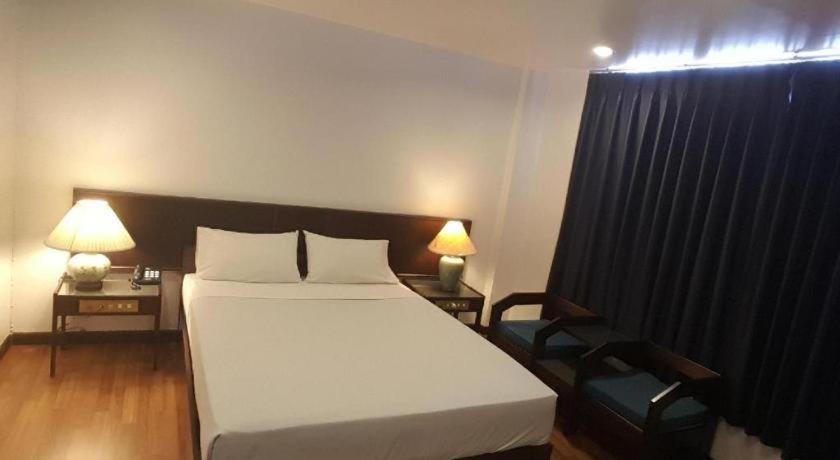 Dusit Hotel Sakon Nakhon Exteriör bild