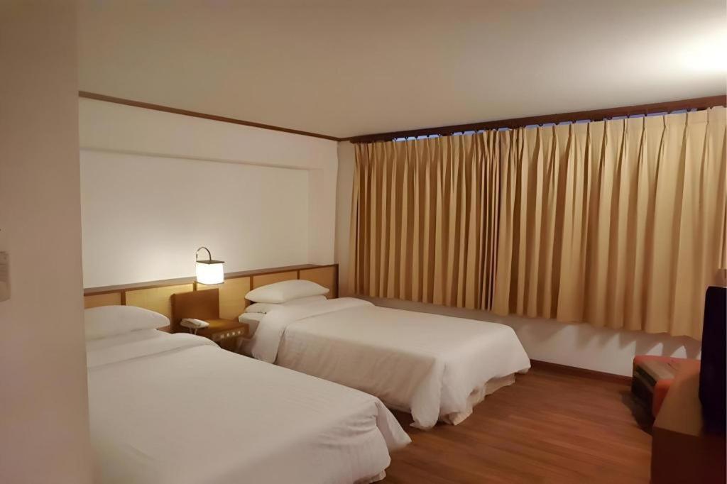 Dusit Hotel Sakon Nakhon Exteriör bild