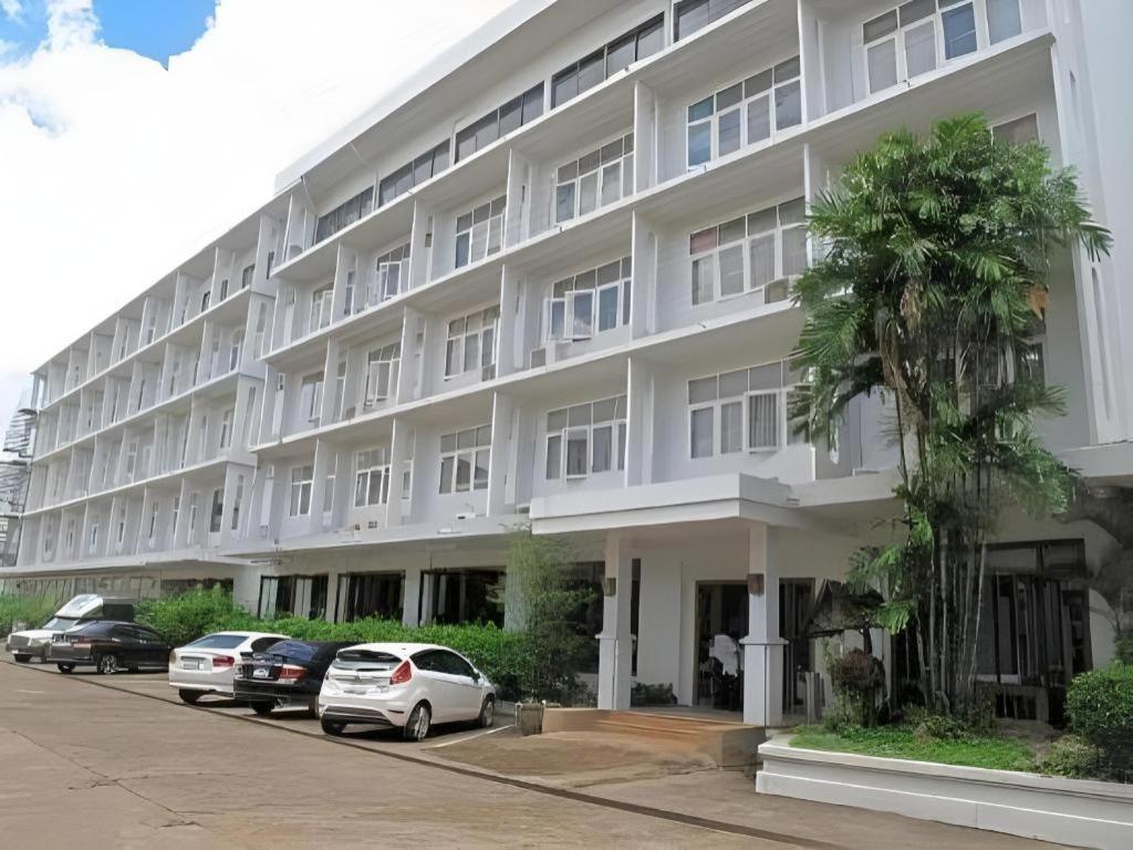 Dusit Hotel Sakon Nakhon Exteriör bild